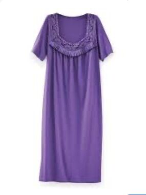 NEW  essentials Short Silky Lace-Trim Gown size: 4X